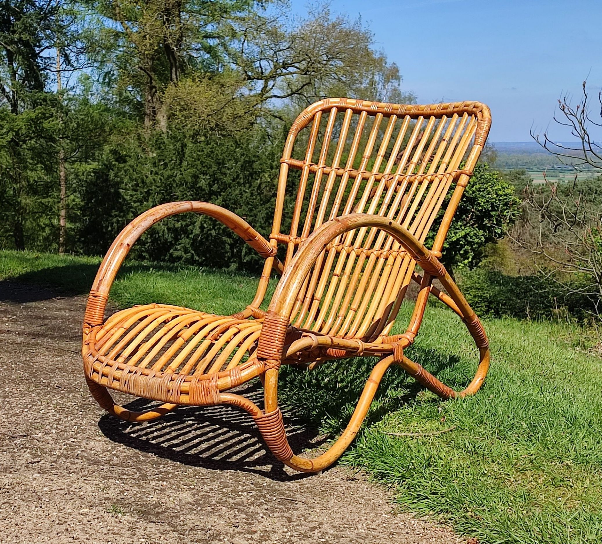 A photo of a rottan lounger