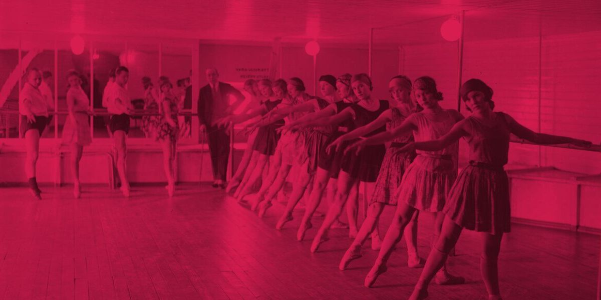 Photo of ballet dancers in a studio