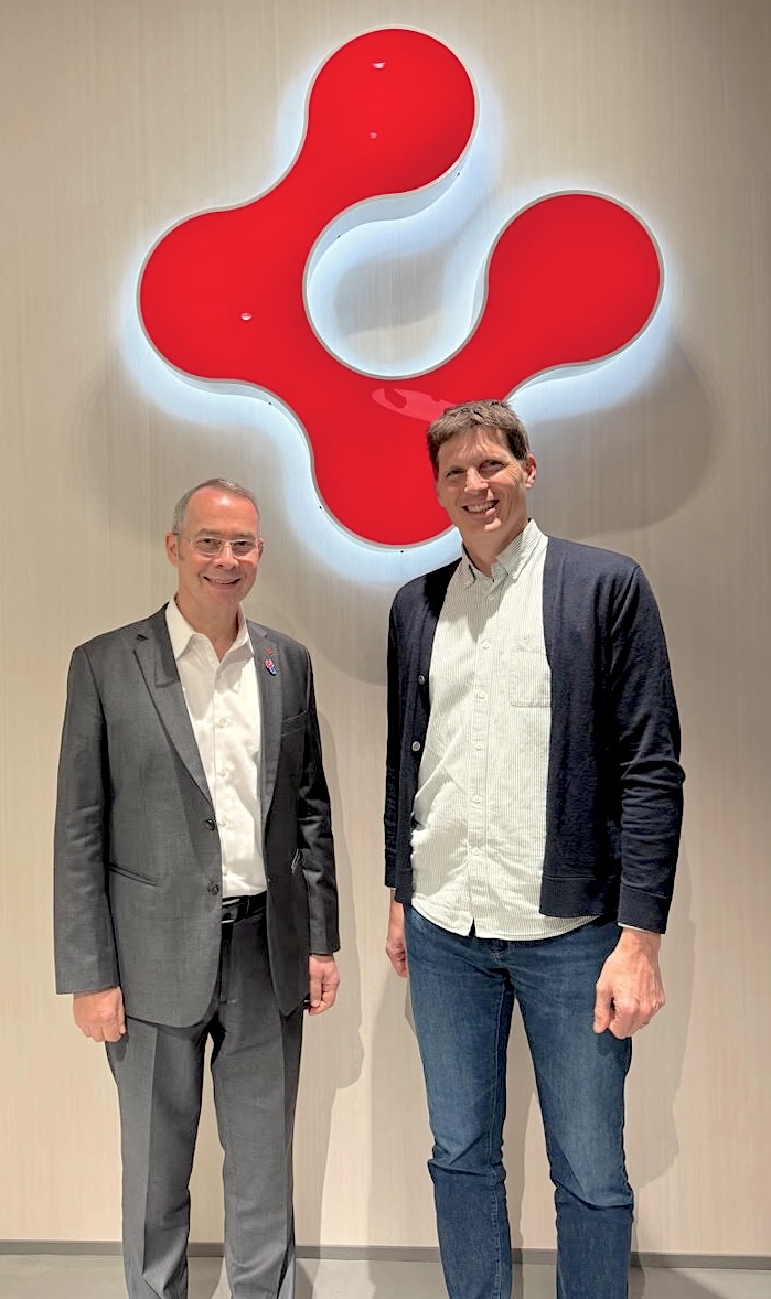 Dr. Hans Groth and Prof. Thomas Zeltner