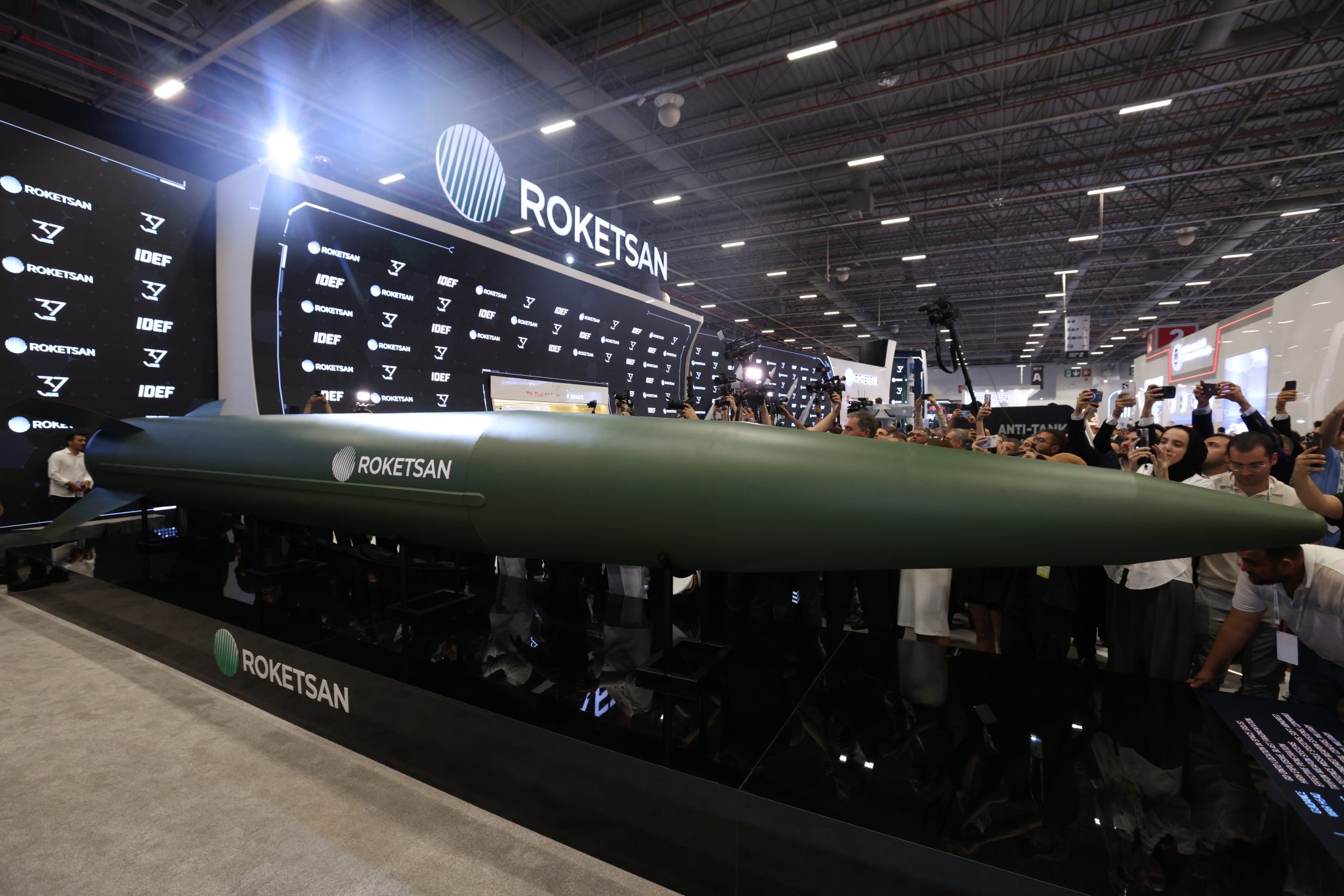 https://gbp.com.sg/stories/roketsan-unveils-tayfun-block-4-turkiyes-first-hypersonic-ballistic-missile/