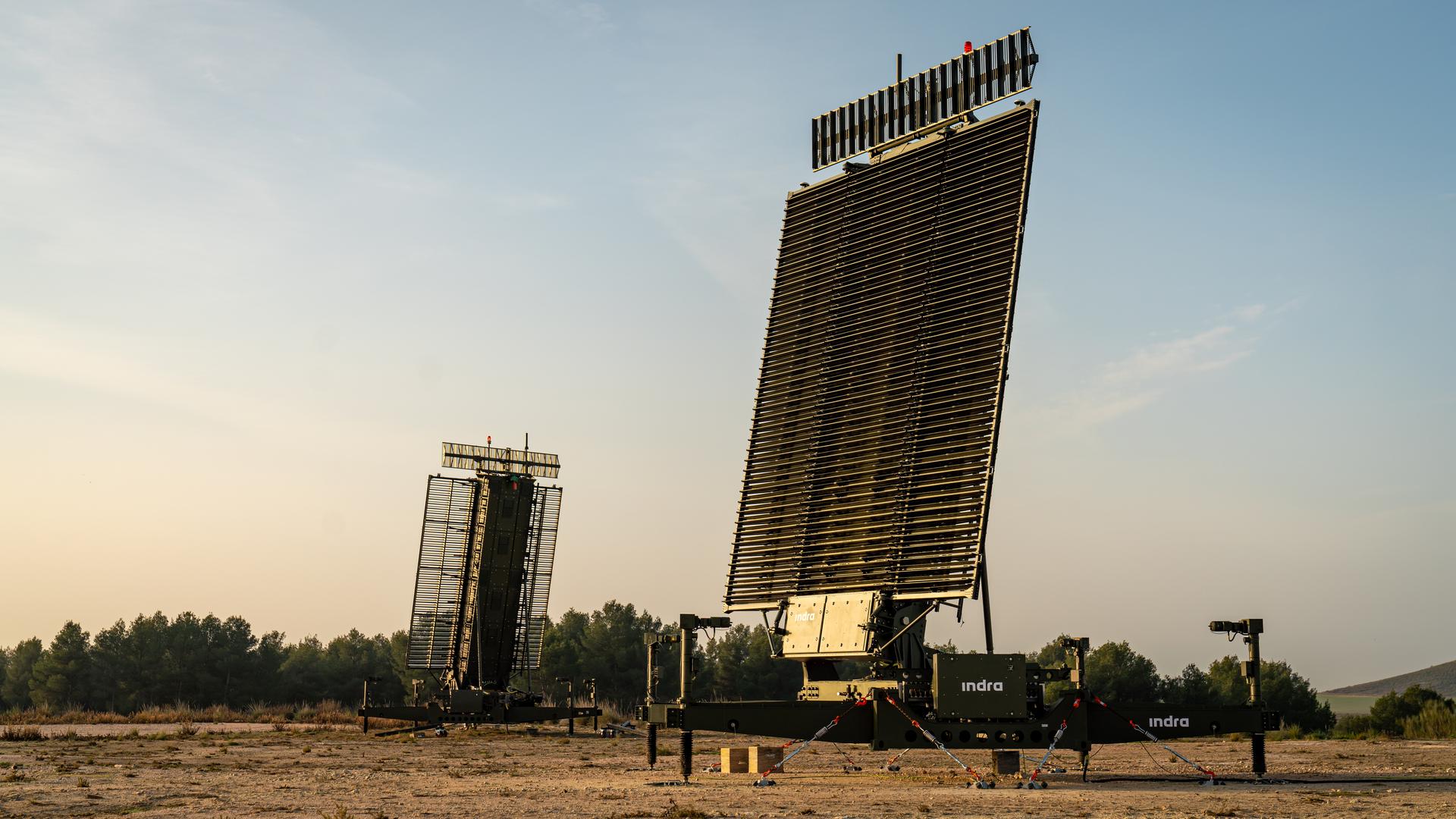 https://gbp.com.sg/stories/indra-showcases-deployable-mtr-and-lanza-radars-anti-drone-systems/