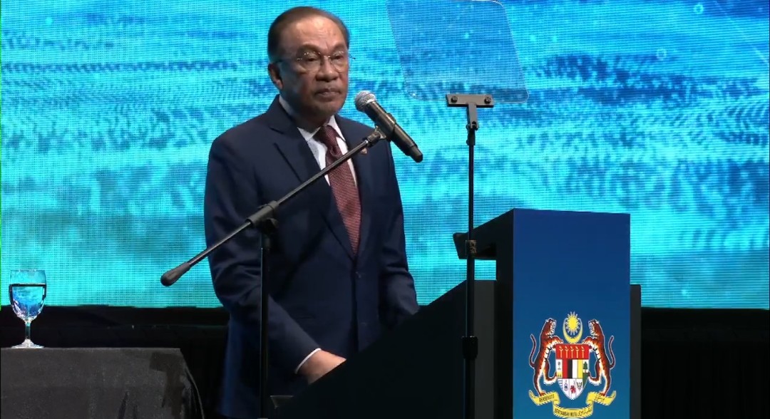 https://gbp.com.sg/stories/malaysia-champions-non-alignment-at-defence-show/