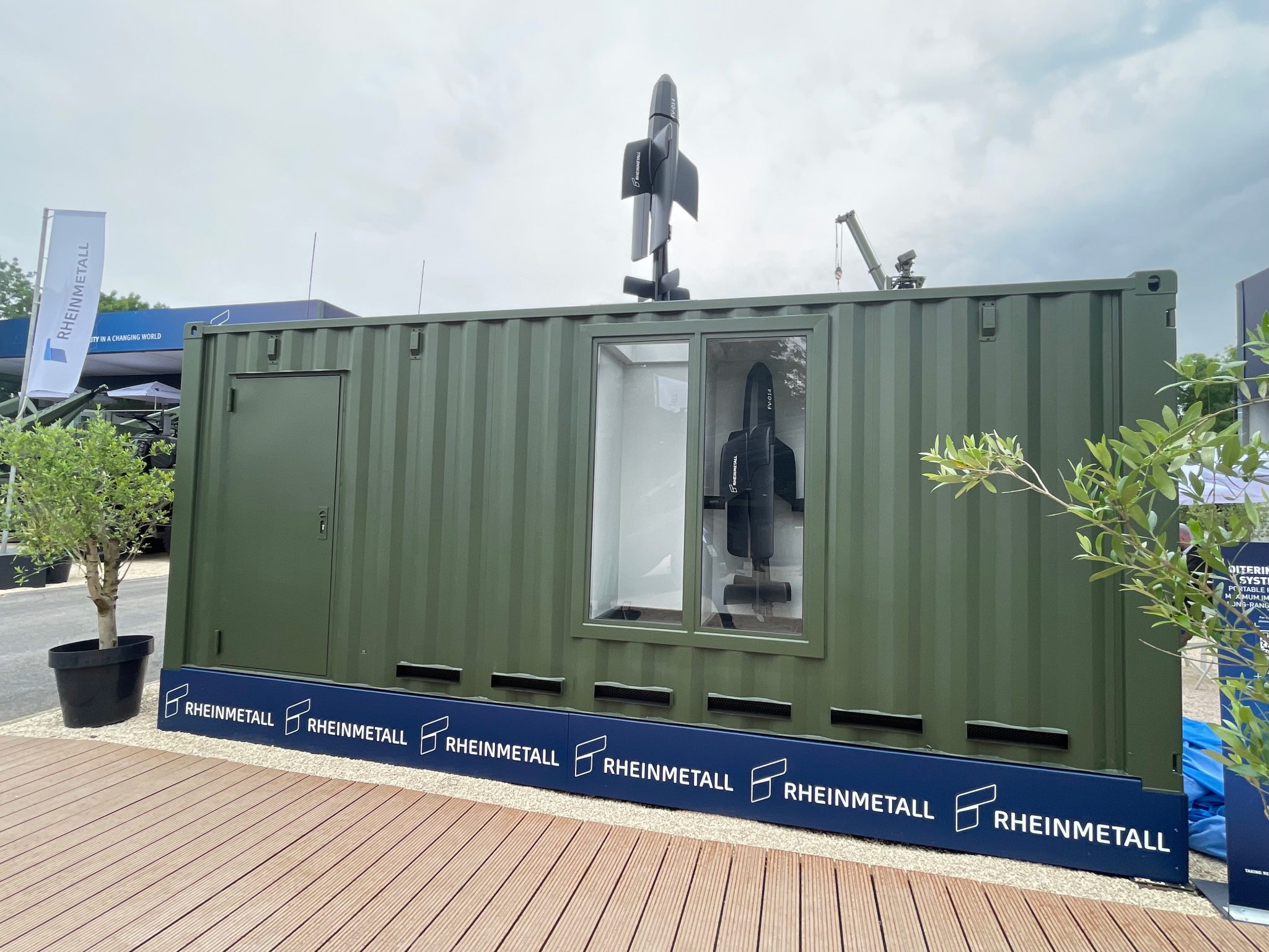 https://gbp.com.sg/stories/rheinmetall-introduces-cml-multi-launcher-for-fv-014-loitering-munition/