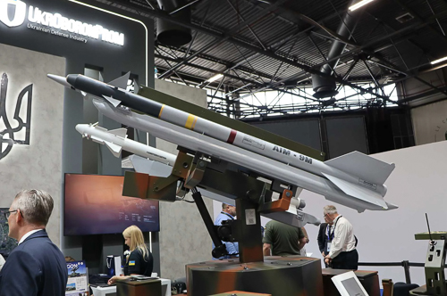 https://gbp.com.sg/stories/ukraine-unveils-combat-tested-dragon-air-defense-system-designed-to-counter-drones/