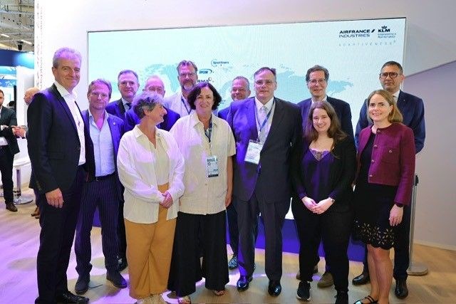 https://gbp.com.sg/stories/aercap-and-air-france-industries-klm-em-to-set-up-leap-engine-joint-venture/