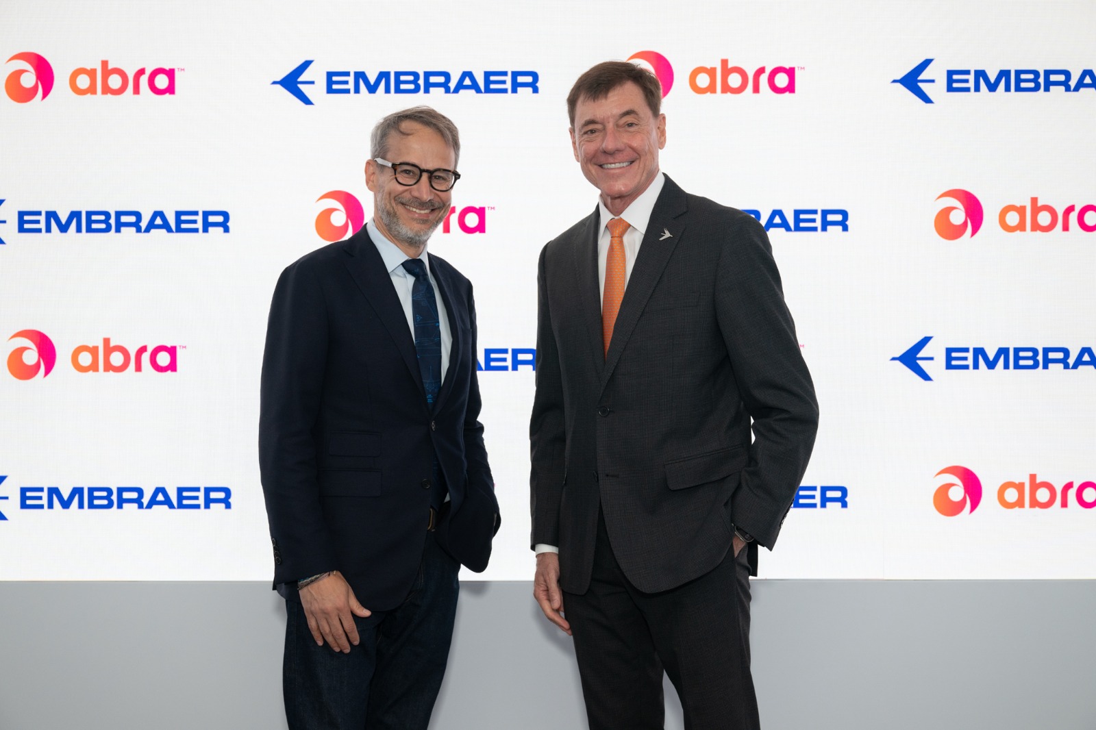 https://gbp.com.sg/stories/embraer-signs-multiple-contracts-on-day-2-of-show/
