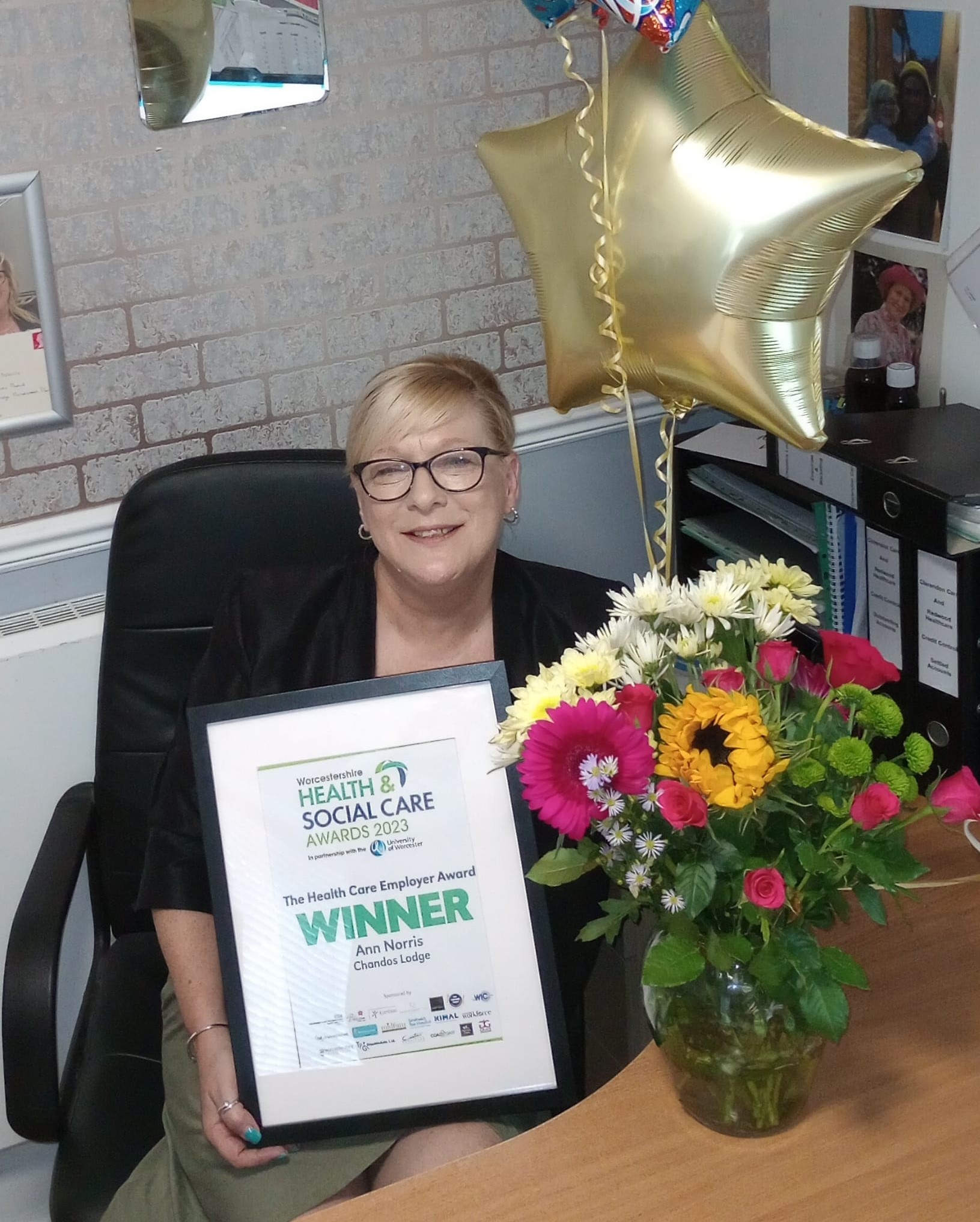 https://stratus.campaign-image.eu/images/32883000013563008_zc_v1_1695200805009_chandos_lodge___employer_of_the_year_award.jpg