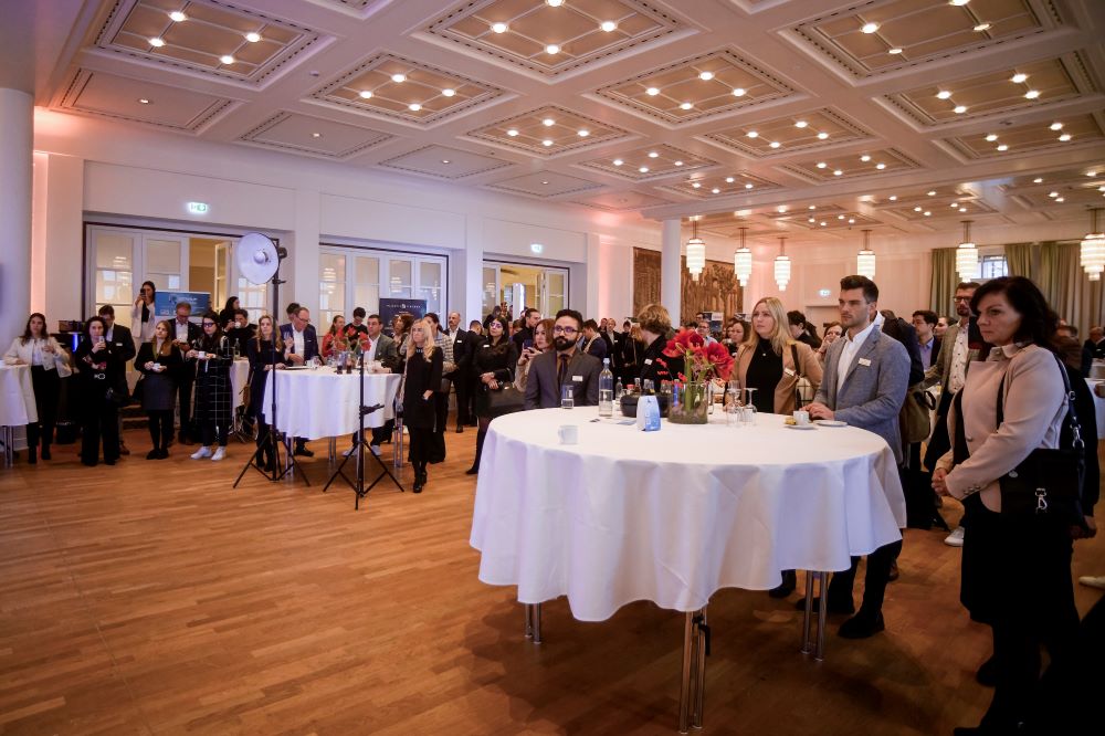 https://stratus.campaign-image.eu/images/68905000035902004_zc_v1_1734534333481_tag2_rep_0081_klein.jpg