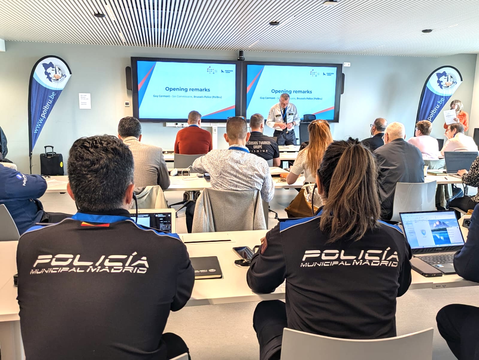 https://stratus.campaign-image.eu/images/86408000036462003_zc_v1_1779273381859_istock_2227353063_rotterdam_port_credit_hyperlapsepro.jpg